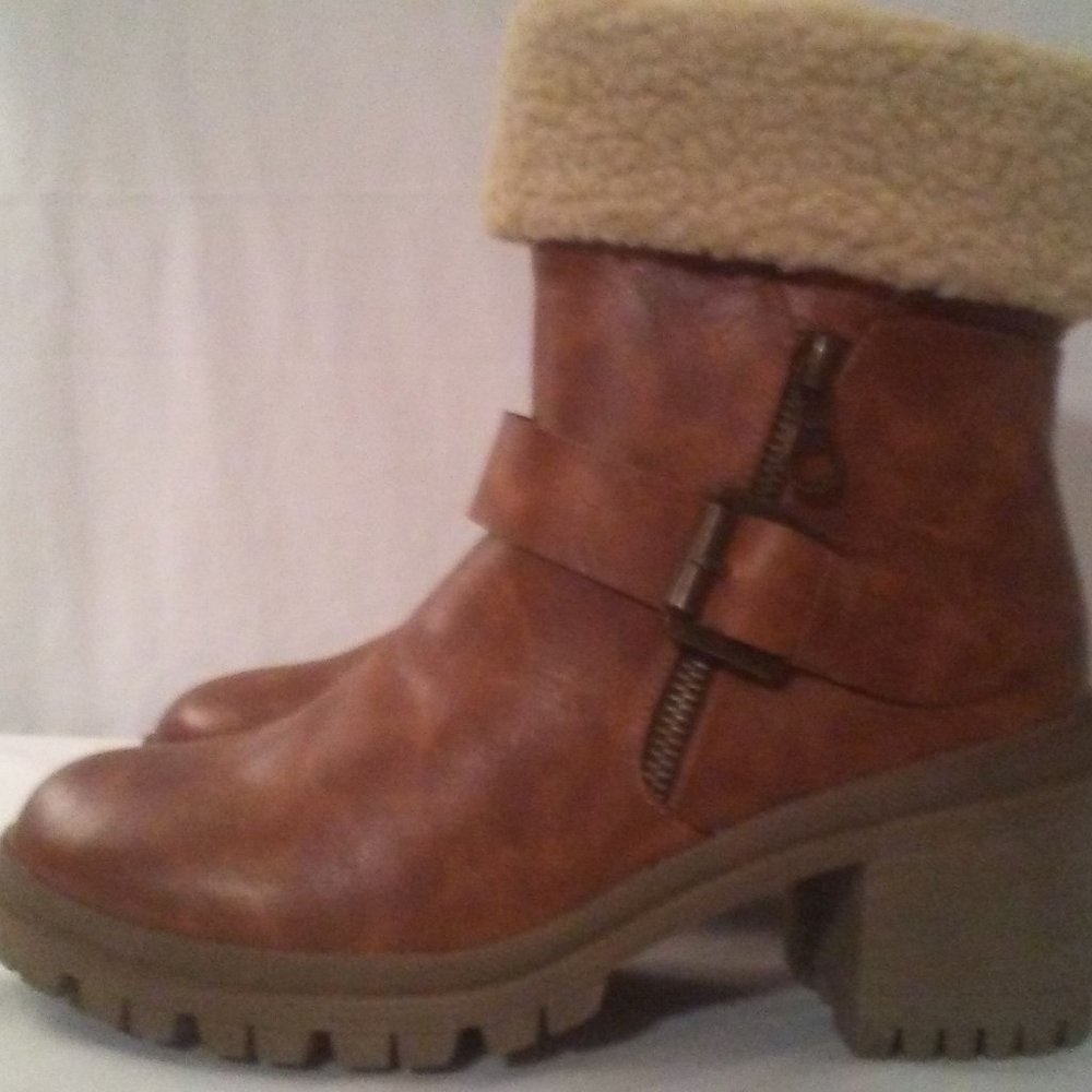 Cue Crane Brown Heeled Boots - Size 8 Women